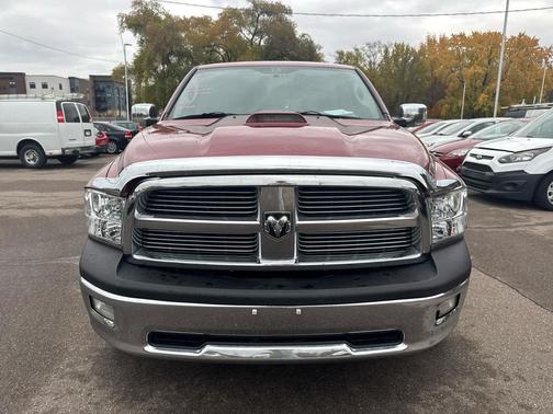 2011 Dodge Ram 1500 4WD Crew Cab 140.5'' Big Horn