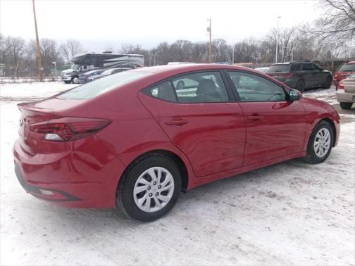 2019 Hyundai ELANTRA SE