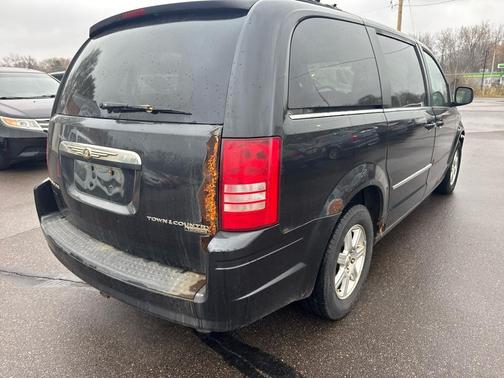 2010 Chrysler Town & Country Touring