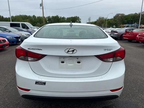 White 2015 Hyundai ELANTRA SE