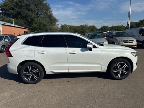 2018 Volvo XC60 T5 R-Design