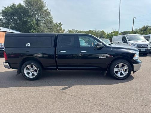 2014 RAM 1500 4WD Quad Cab 140.5'' Big Horn
