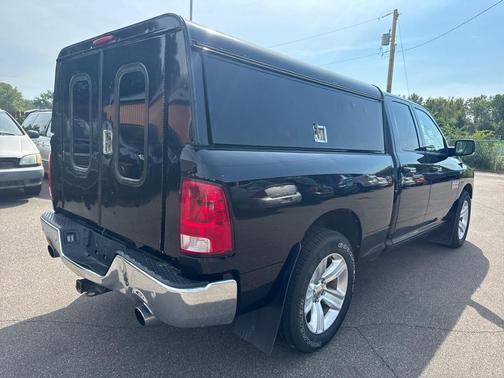 2014 RAM 1500 4WD Quad Cab 140.5'' Big Horn