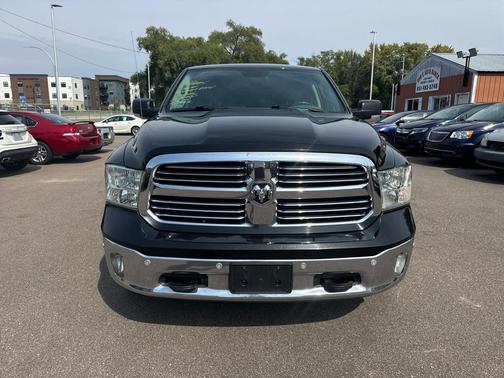 2014 RAM 1500 4WD Quad Cab 140.5'' Big Horn