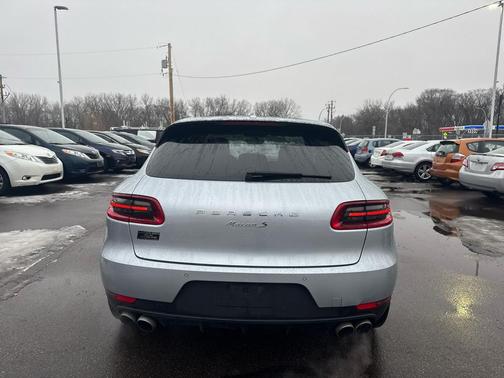 2016 Porsche Macan AWD 4dr S