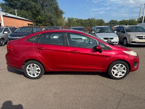 2012 Ford Fiesta 4dr Sdn SE