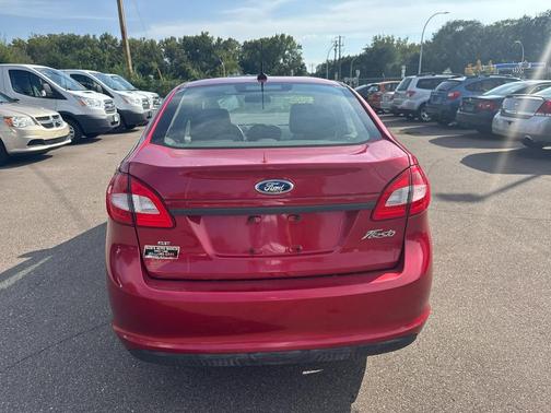 2012 Ford Fiesta 4dr Sdn SE