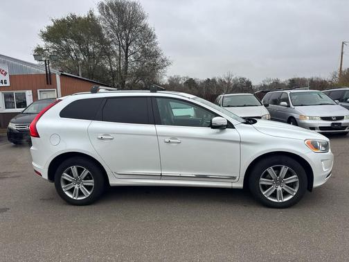 2017 Volvo XC60 T5 Inscription