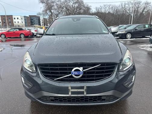 2016 Volvo XC60 T6 Drive-E R-Design