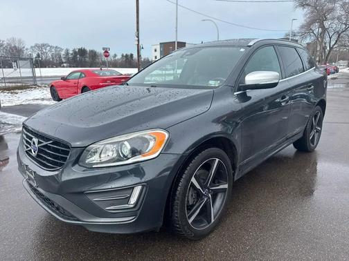 2016 Volvo XC60 T6 Drive-E R-Design