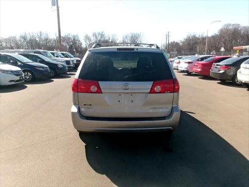 2010 Toyota Sienna XLE