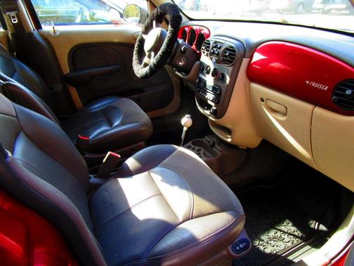 Photo 4 of 10 of 2004 Chrysler PT Cruiser Limited