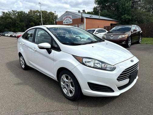 2015 Ford Fiesta 4dr Sdn SE