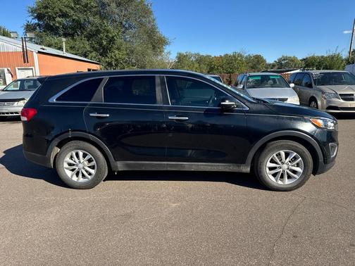 2017 Kia Sorento L