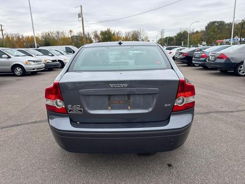 2007 Volvo S40 4dr Sdn 2.4L MT FWD