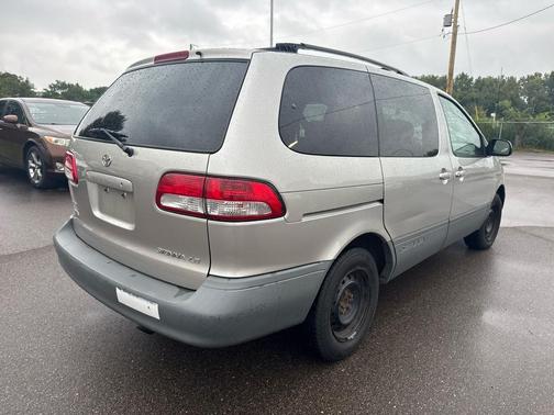 2001 Toyota Sienna XLE