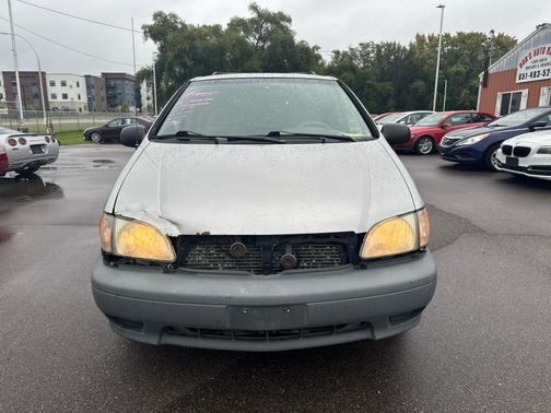 2001 Toyota Sienna XLE