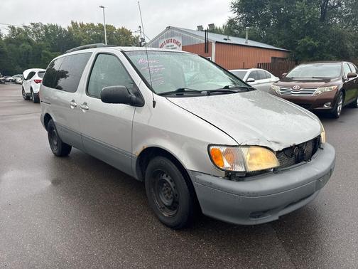 2001 Toyota Sienna XLE