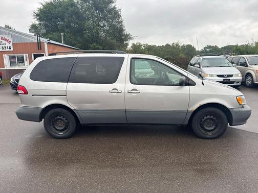 2001 Toyota Sienna XLE