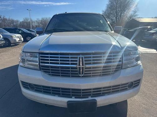 2007 Lincoln Navigator Base