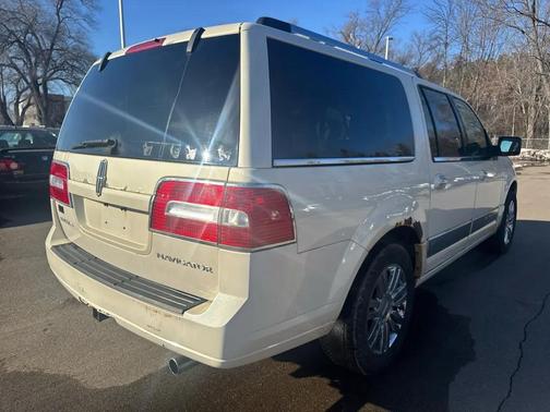 2007 Lincoln Navigator Base