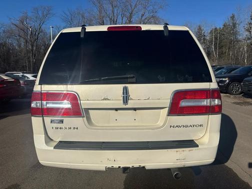 2007 Lincoln Navigator Base