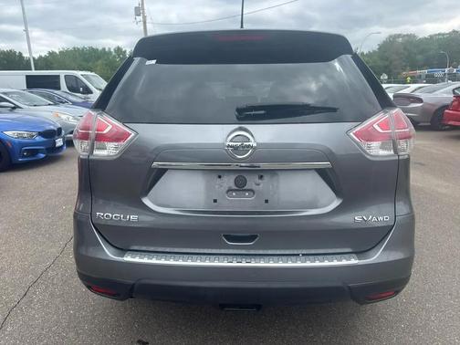 Gray 2016 Nissan Rogue SV
