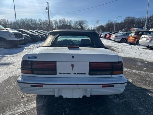 1992 Pontiac Sunbird 2dr Convertible SE