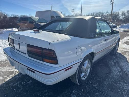 1992 Pontiac Sunbird 2dr Convertible SE