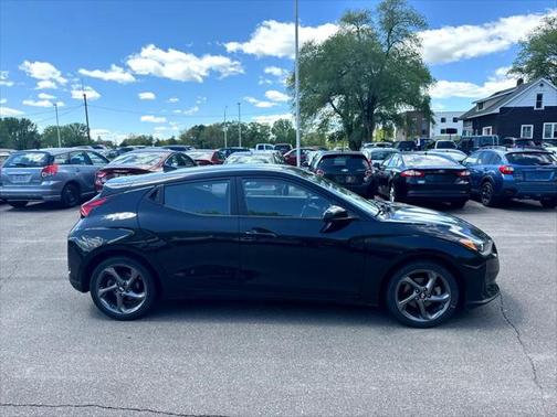 2019 Hyundai Veloster 2