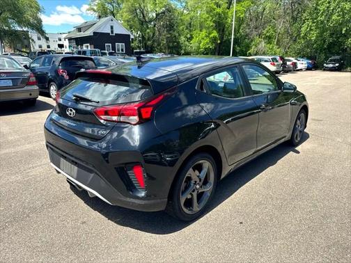 2019 Hyundai Veloster 2