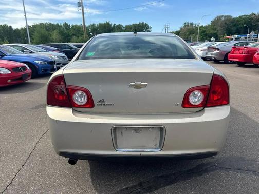 Gold 2009 Chevrolet Malibu LT
