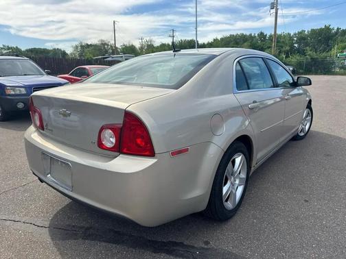 Gold 2009 Chevrolet Malibu LT