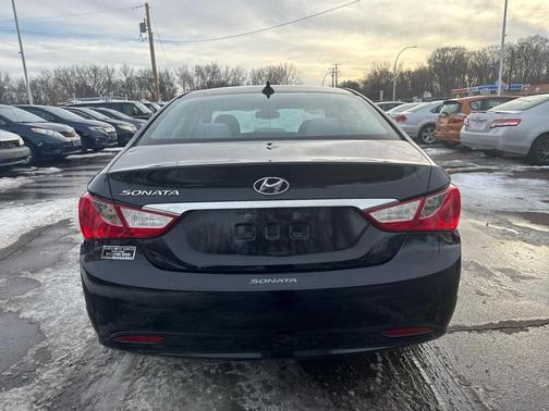 2013 Hyundai SONATA GLS