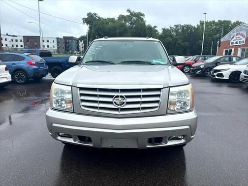 2005 Cadillac Escalade Base