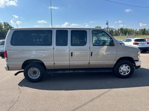 2013 Ford E350 Super Duty XLT