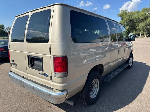 2013 Ford E350 Super Duty XLT