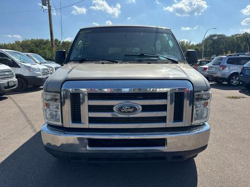 2013 Ford E350 Super Duty XLT