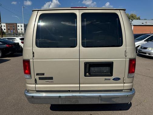 2013 Ford E350 Super Duty XLT