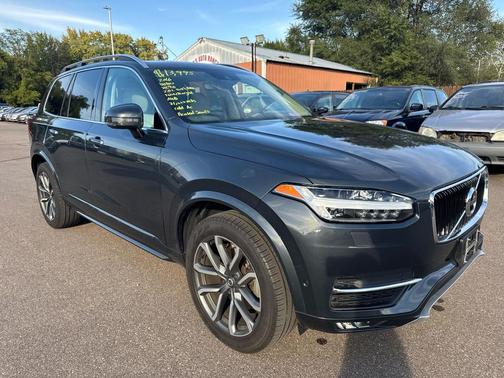 2016 Volvo XC90 T6 Momentum