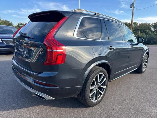 2016 Volvo XC90 T6 Momentum