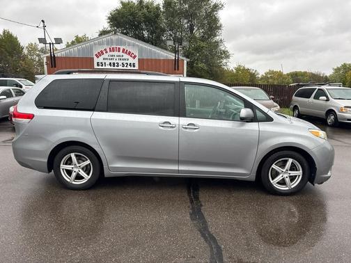 2011 Toyota Sienna LE