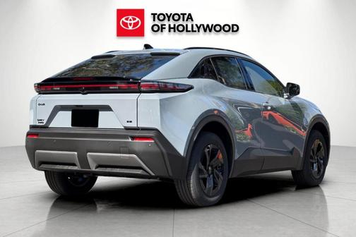 Cement 2026 Toyota C-HR SE