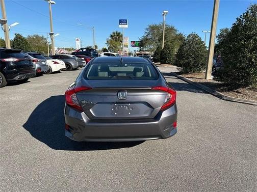 Photo 4 of 21 of 2018 Honda Civic EX-L