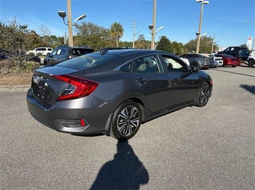 Photo 3 of 21 of 2018 Honda Civic EX-L