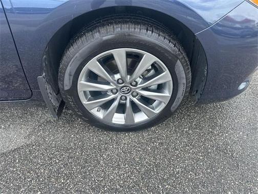 2017 Toyota Camry Hybrid XLE