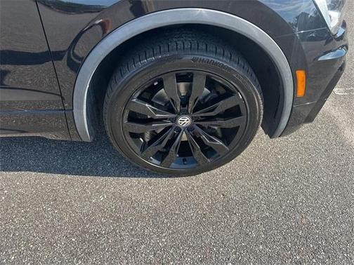 2020 Volkswagen Tiguan 2.0T SE R-Line Black
