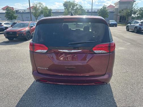 2018 Chrysler Pacifica L