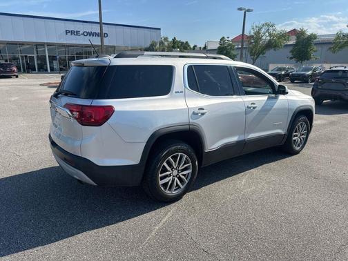 2017 GMC Acadia SLE-2