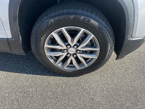2017 GMC Acadia SLE-2